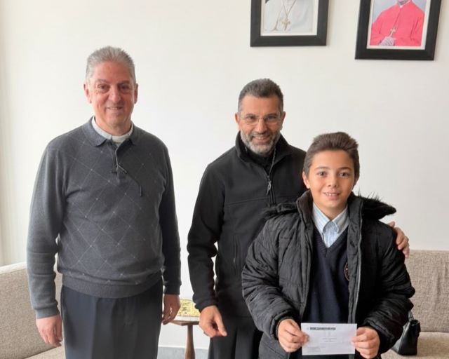 تبادل الأمنيات وتكريم التلاميذ المتفوقين